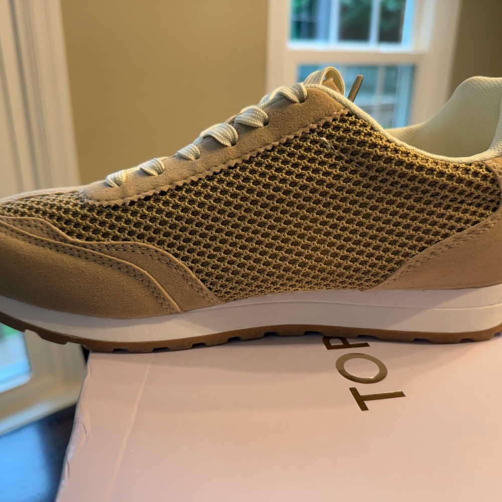 Boutique brand TOP Moda, Tan and White Sneakers with Retro Design - Picture 4 of 7